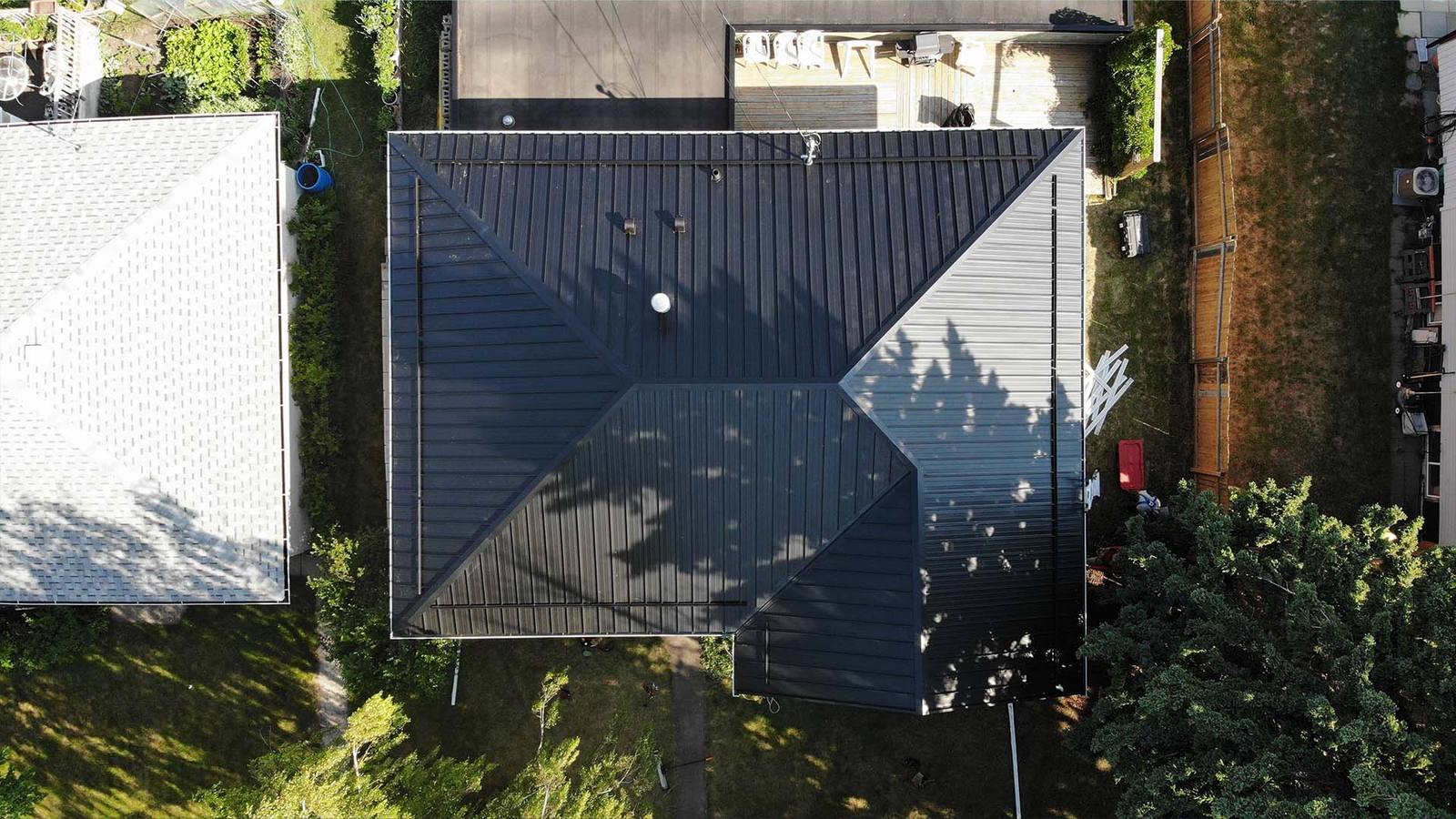Black gloss metal cladding