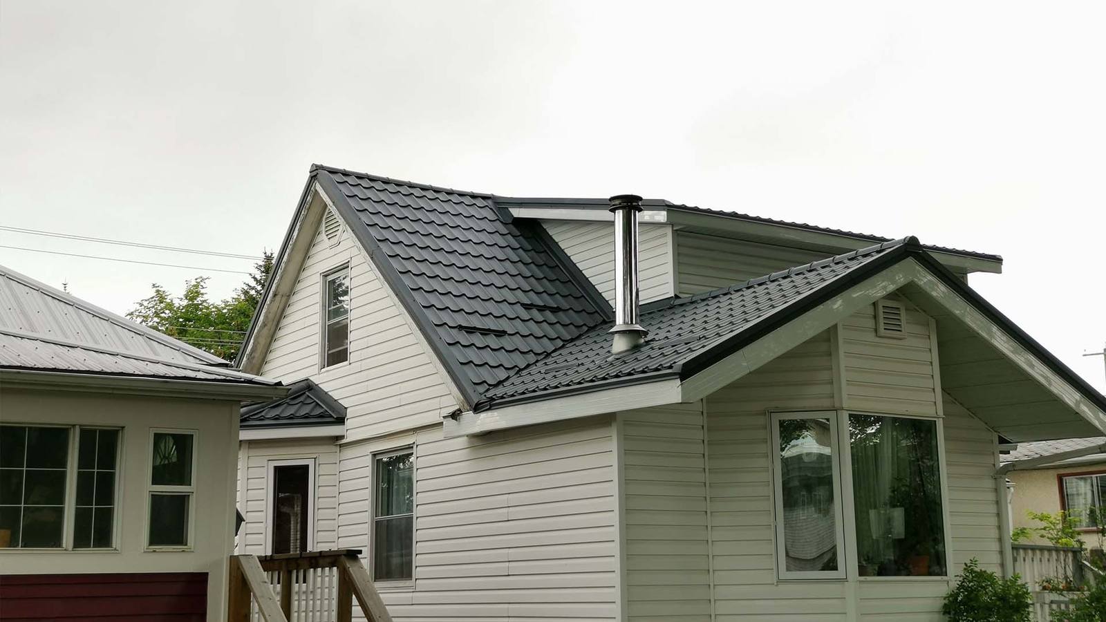 Grey tiles install